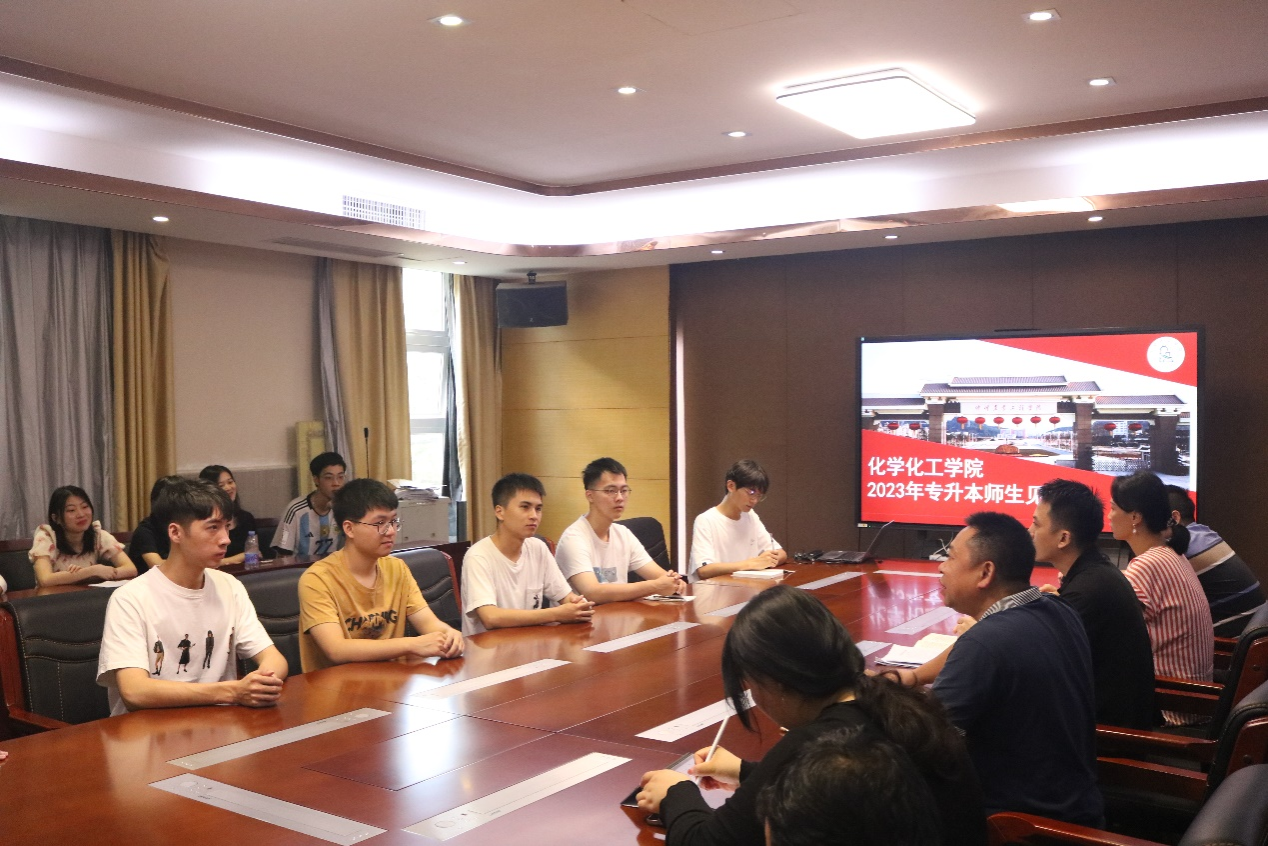 开云kaiyun登录入口举行专升本新生见面会