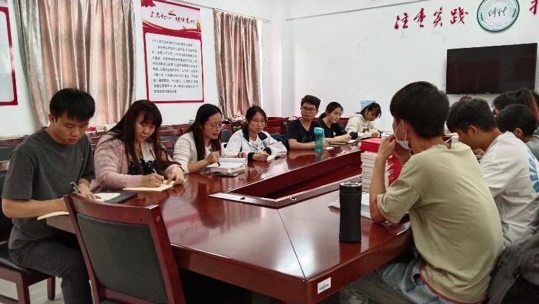 学习李希同志到学校调研讲话精神 ——开云kaiyun登录入口学生党支部开展四月份主题学习教育活动
