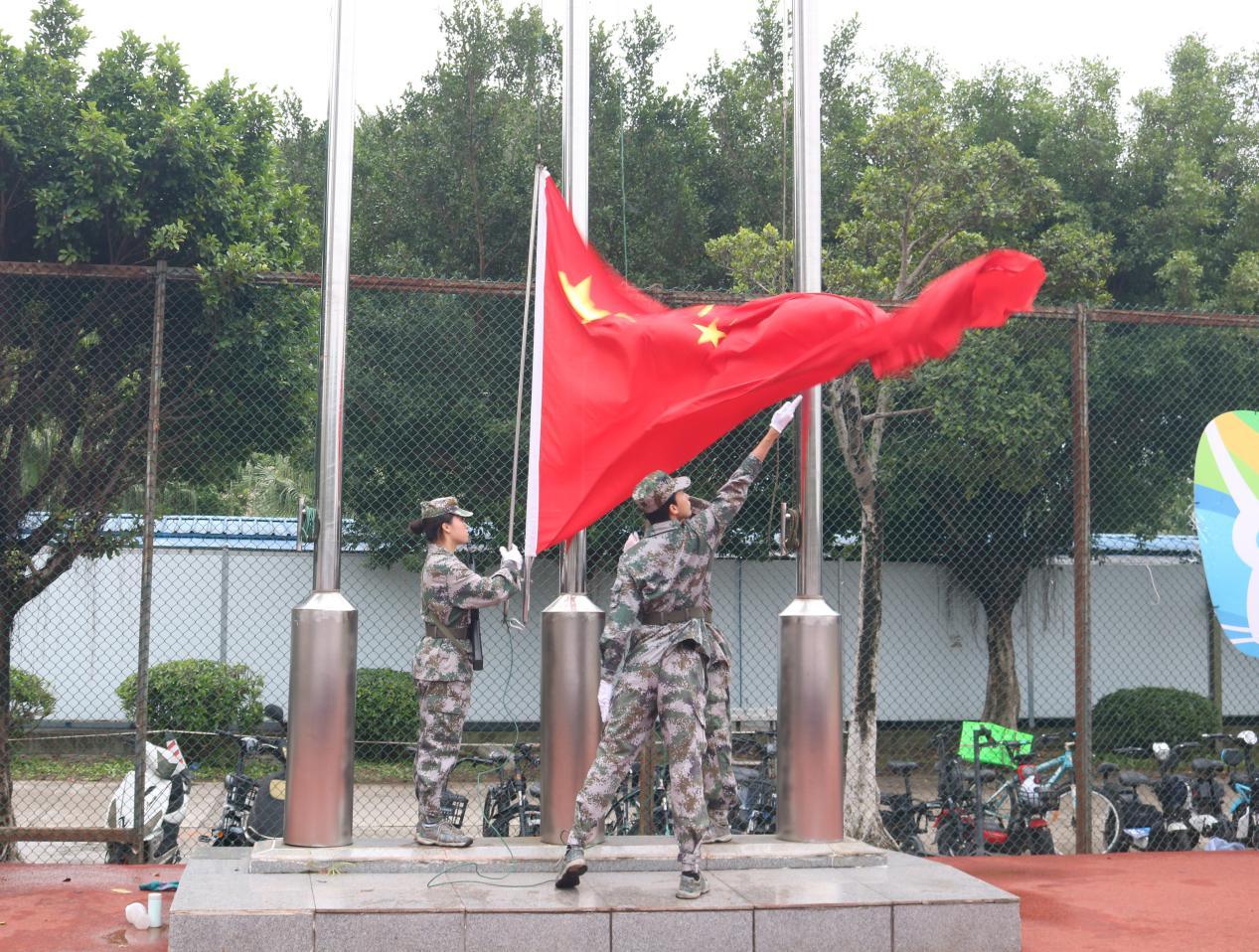 加强国防教育 共筑安全之基 ——开云kaiyun登录入口举行升旗仪式
