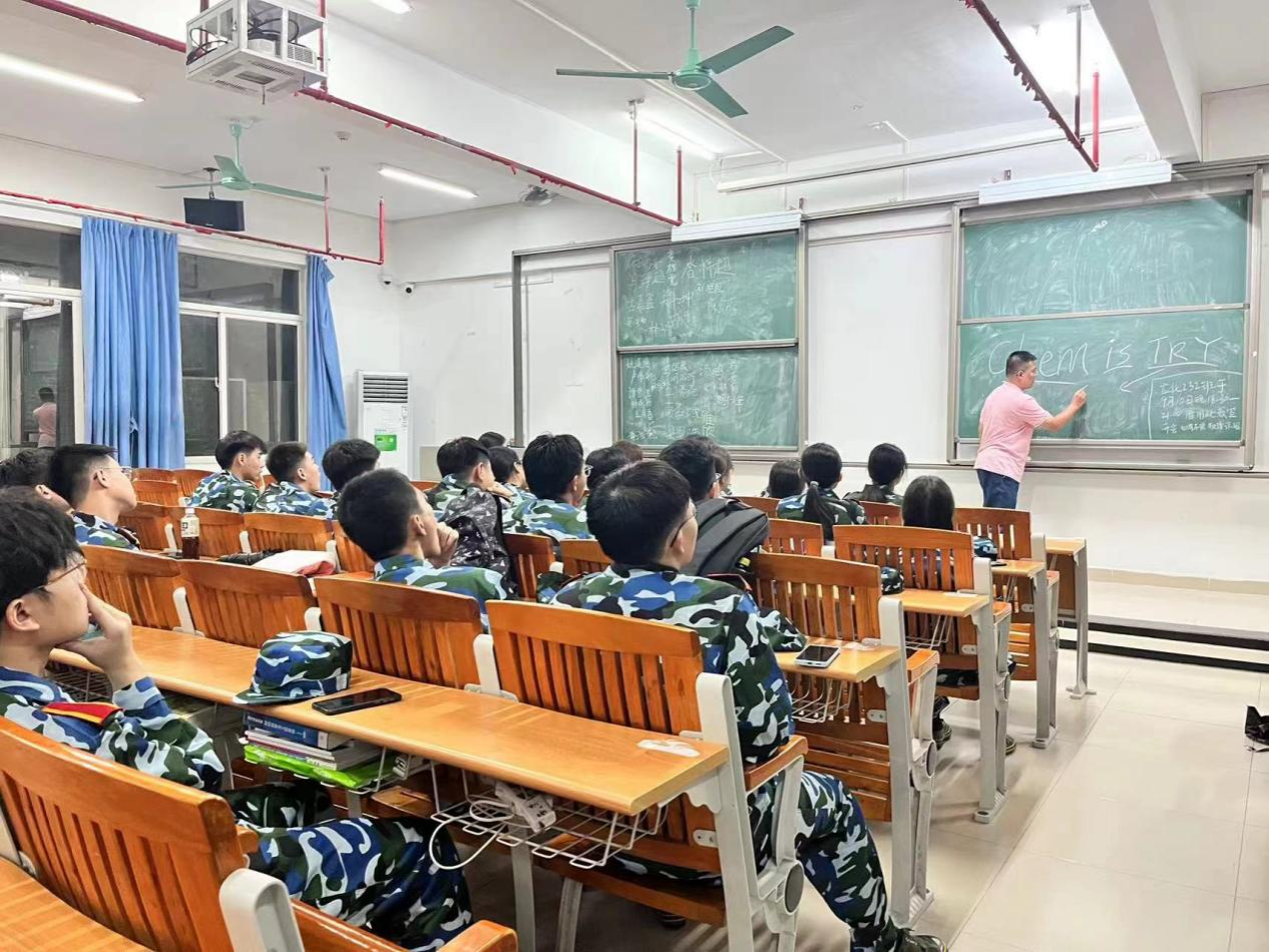 开云kaiyun登录入口2023级各班召开入学第一次班会