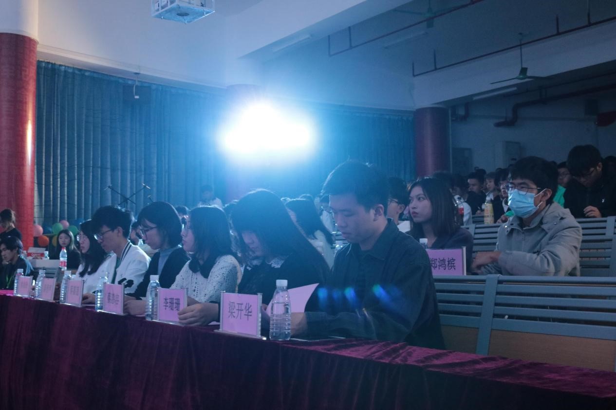 创衣无限 闪耀青春——开云kaiyun登录入口第十三届班服设计大赛决赛圆满结束