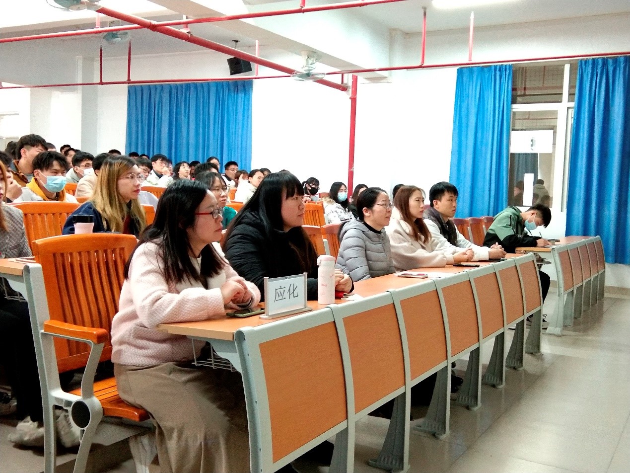 学习卢永根同志先进事迹——开云kaiyun登录入口学生党支部专题党课圆满结束