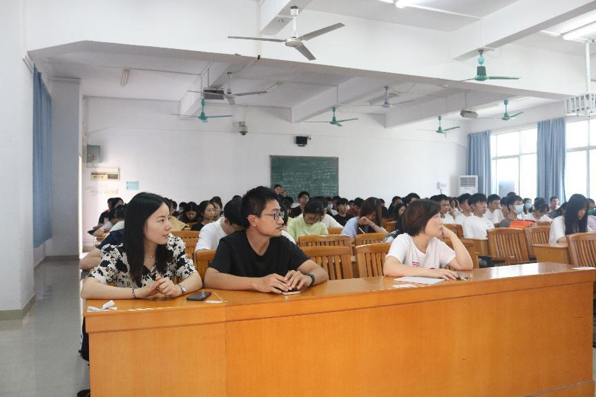 携手并进,只争朝夕--开云kaiyun登录入口召开2019级考研志愿填报动员会