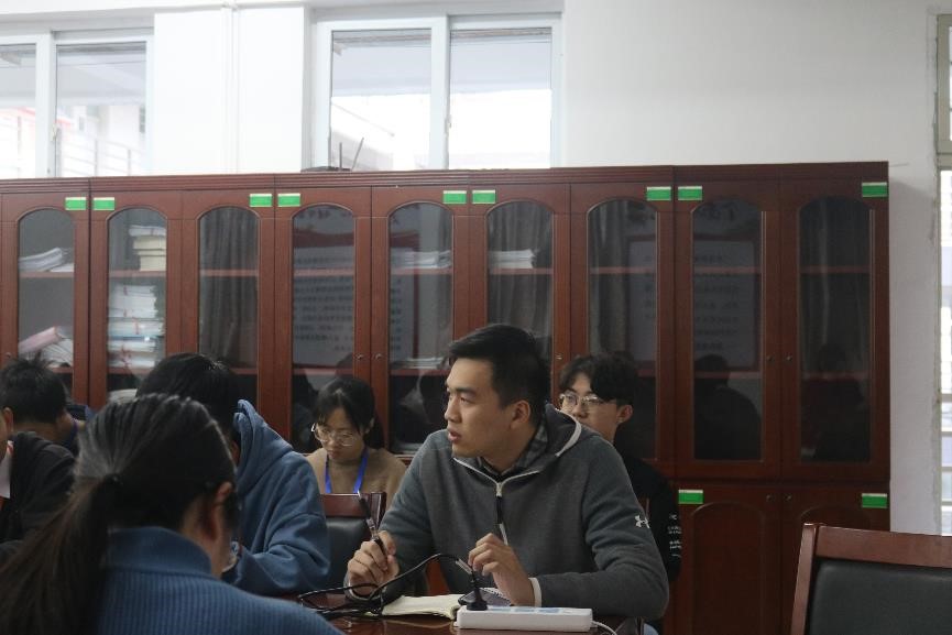 开云kaiyun登录入口召开三大机构学生干部十二月份例会