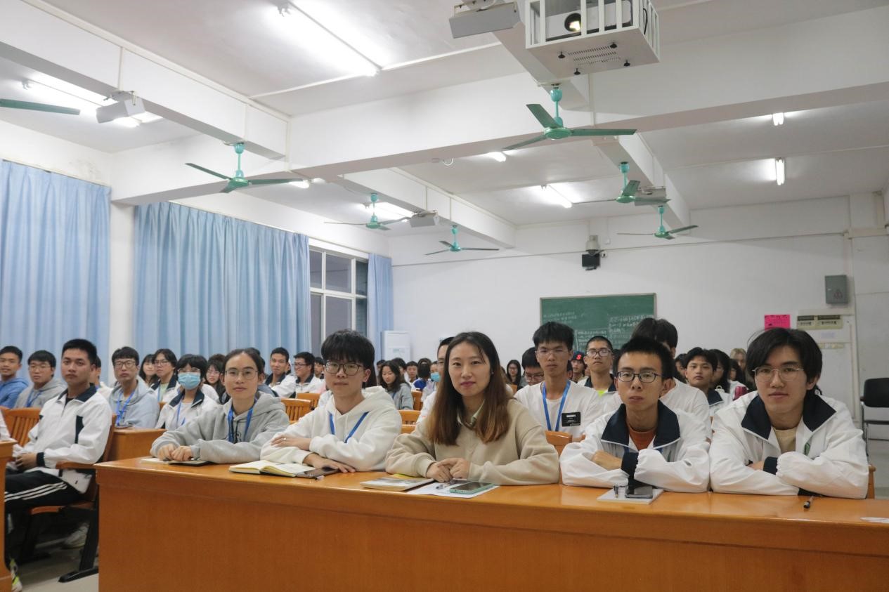 开云kaiyun登录入口2021-2022学年度学生会第一次例会顺利结束