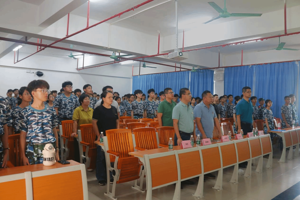 开云kaiyun登录入口2024年本科新生见面会顺利召开