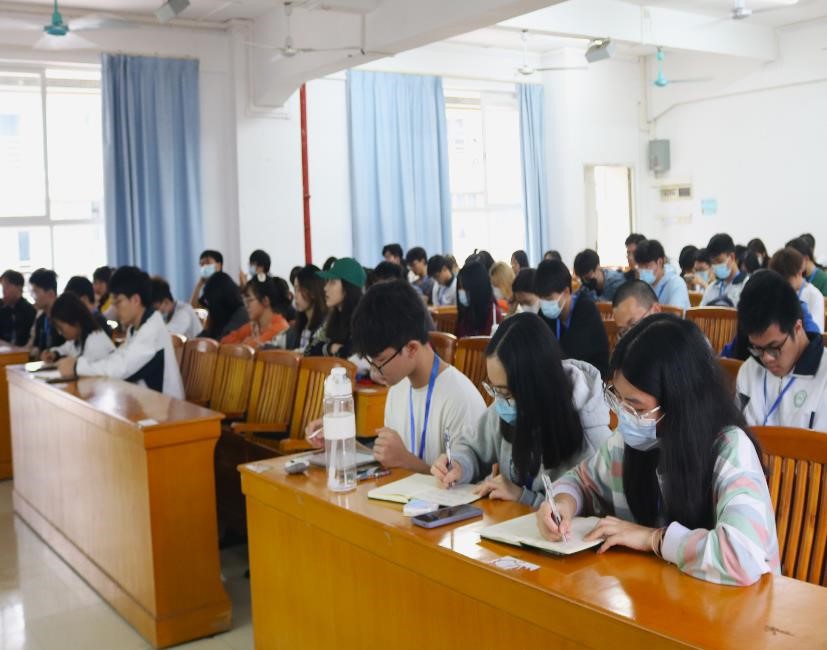 开云kaiyun登录入口召开学生会第一次例会