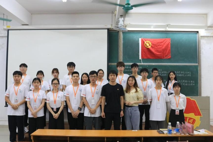 2021年开云kaiyun登录入口团委四月总结例会顺利举行