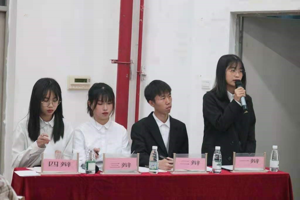 铁齿铜牙 妙语生花——开云kaiyun登录入口举办第十七届“新生杯”辩论赛